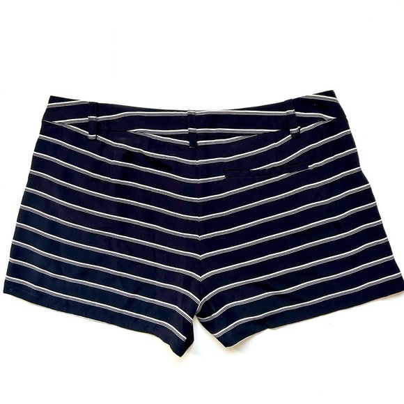 Joie Striped Silk Shorts Black and White Stripe Size 8 - Picture 6 of 7